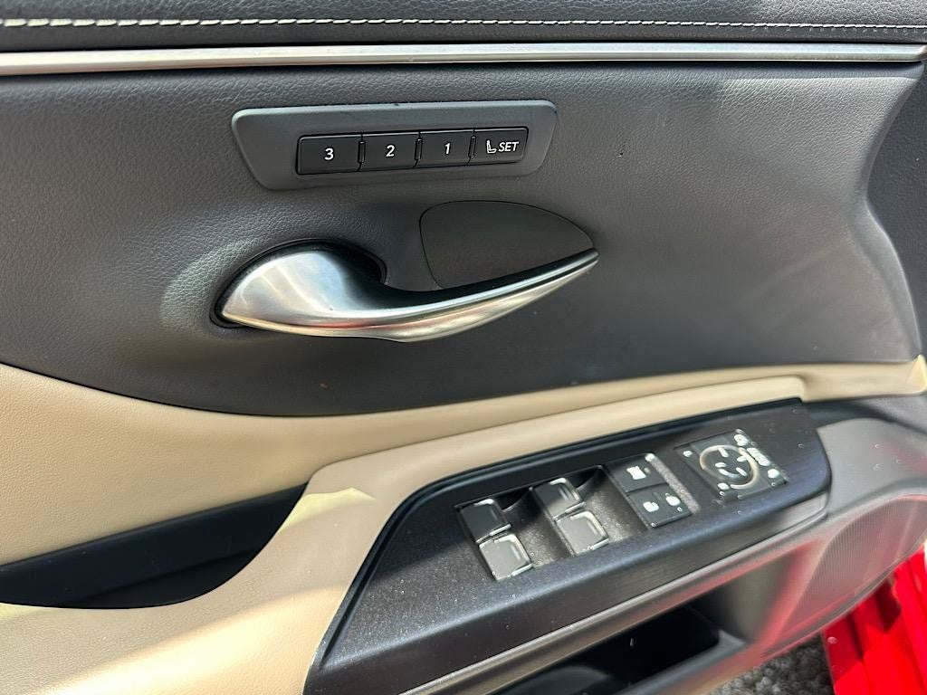 2021 Lexus ES 250