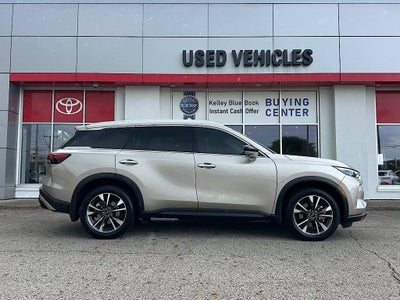 2023 INFINITI QX60 LUXE