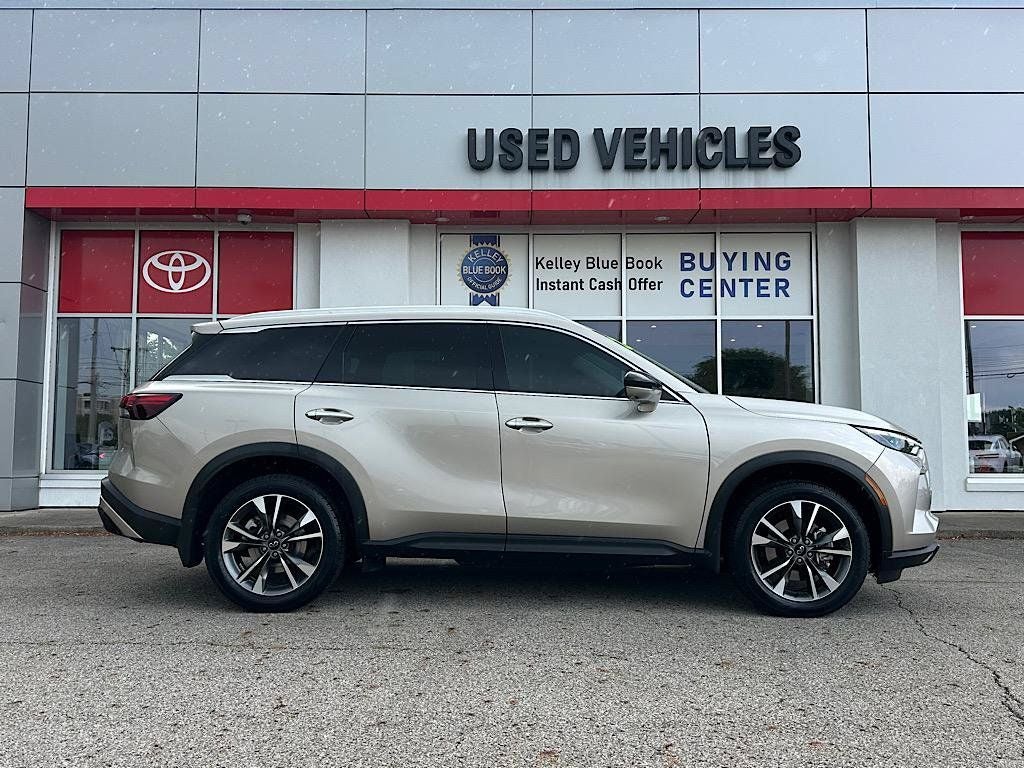 2023 INFINITI QX60 LUXE