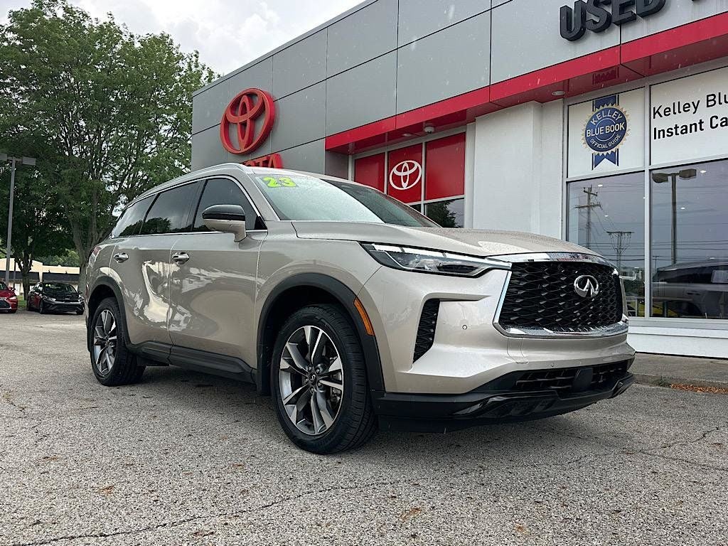 2023 INFINITI QX60 LUXE
