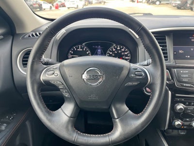 2020 Nissan Pathfinder SV