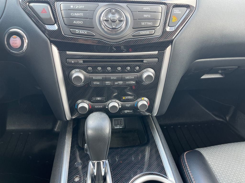 2020 Nissan Pathfinder SV