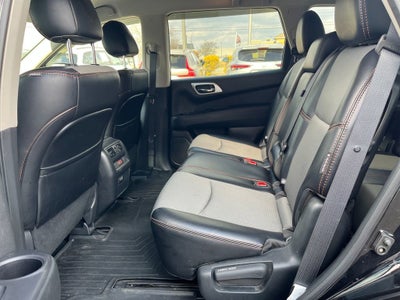 2020 Nissan Pathfinder SV