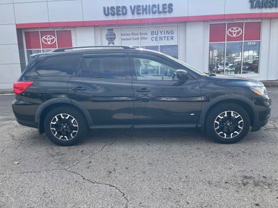 2020 Nissan Pathfinder SV