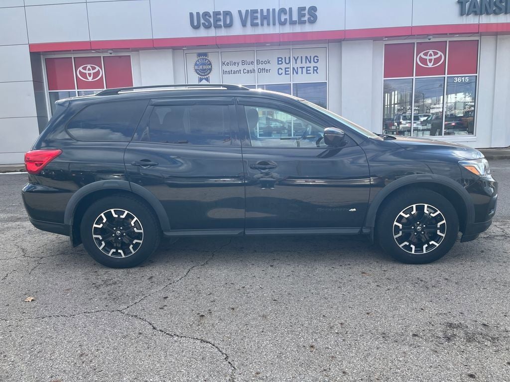 2020 Nissan Pathfinder SV