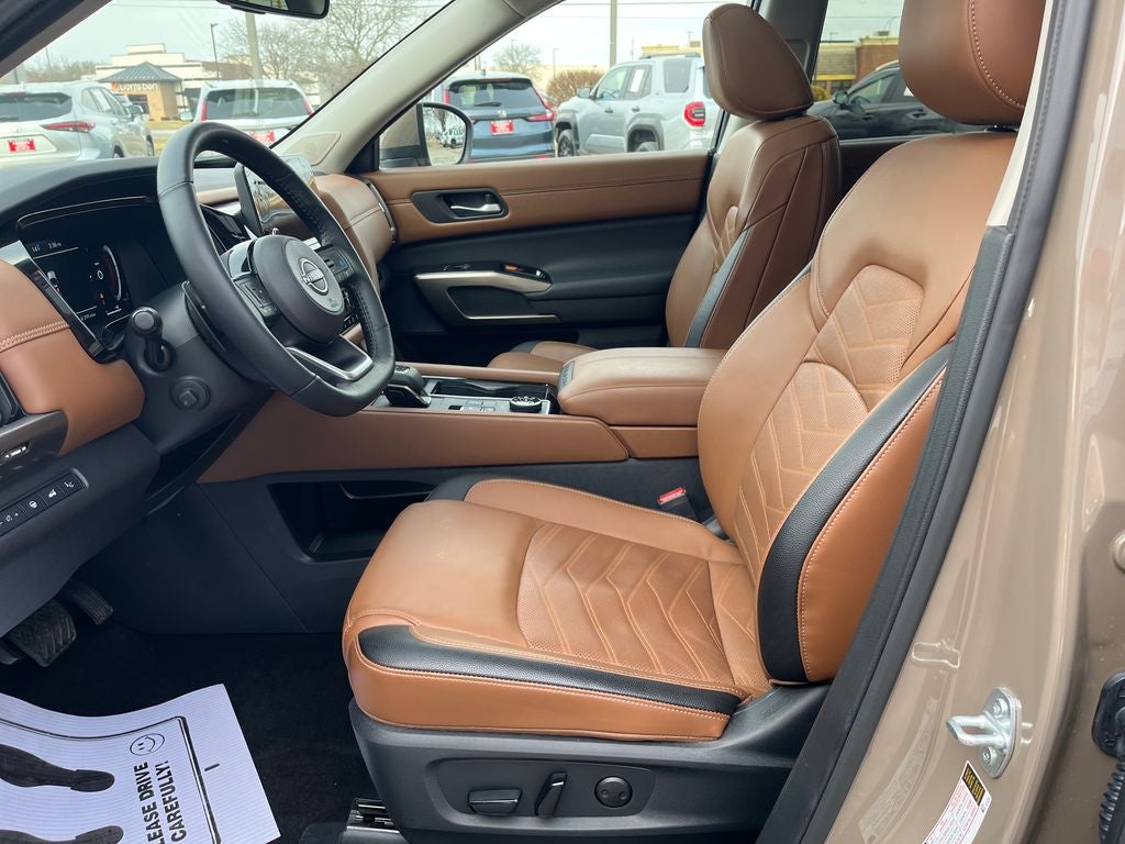 2024 Nissan Pathfinder Platinum