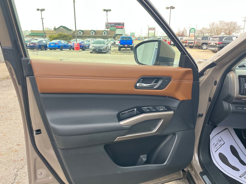 2024 Nissan Pathfinder Platinum