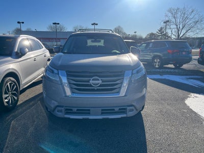 2024 Nissan Pathfinder Platinum