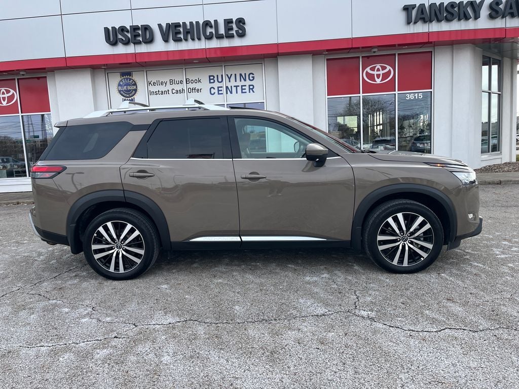 2024 Nissan Pathfinder Platinum