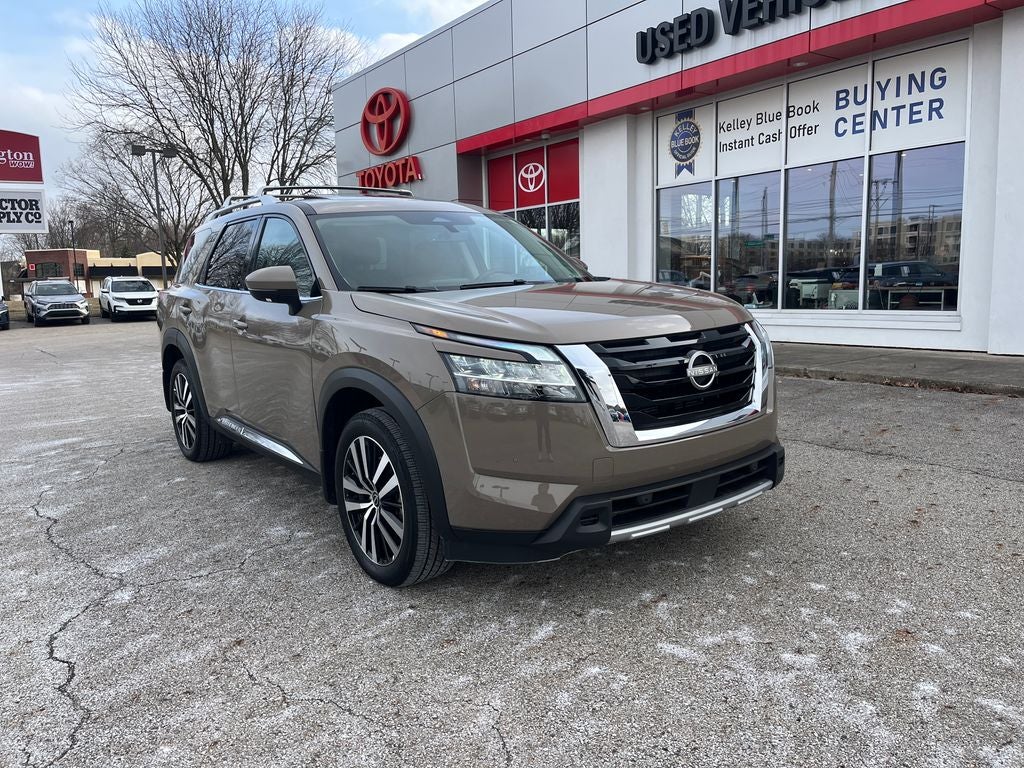 2024 Nissan Pathfinder Platinum