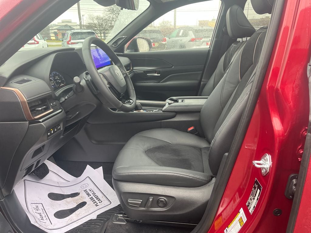 2025 Toyota Grand Highlander Hybrid MAX Platinum