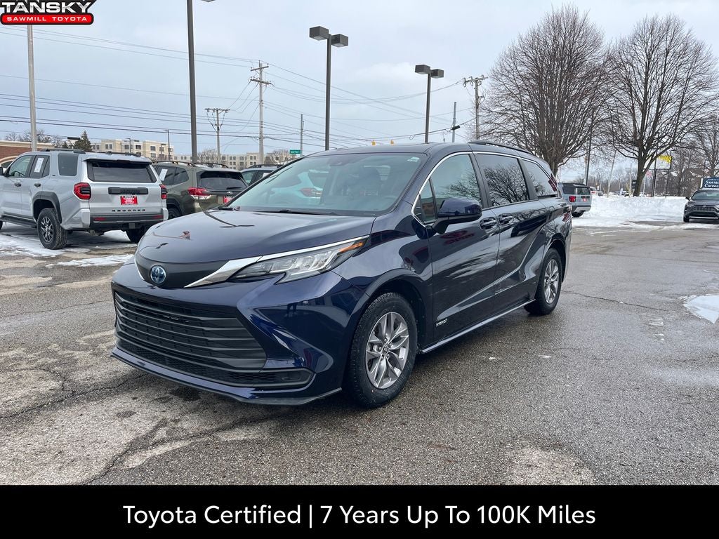 2021 Toyota Sienna LE 8 Passenger