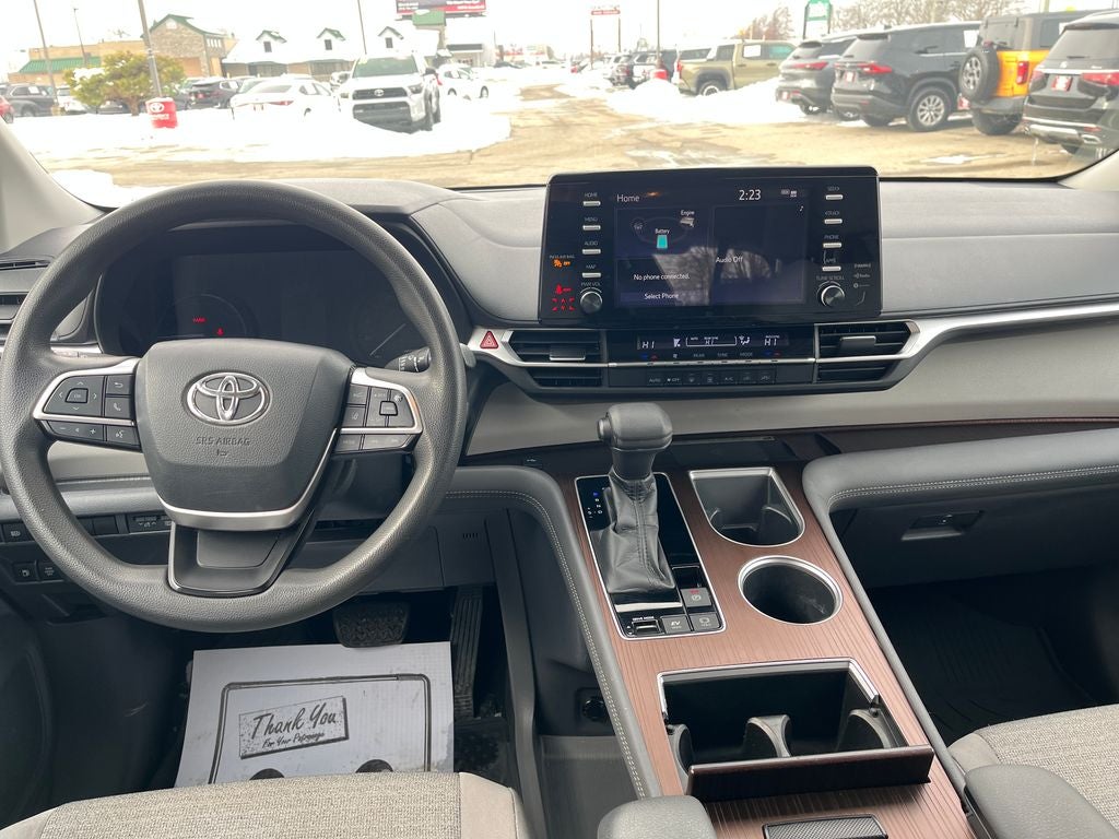2021 Toyota Sienna LE 8 Passenger