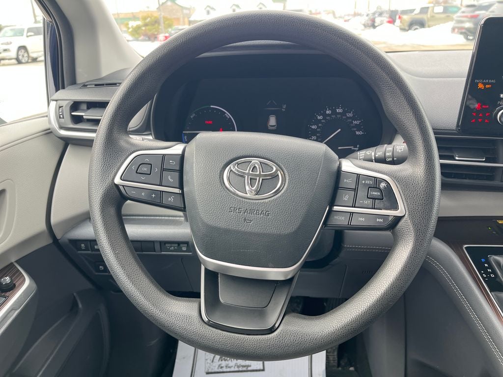 2021 Toyota Sienna LE 8 Passenger