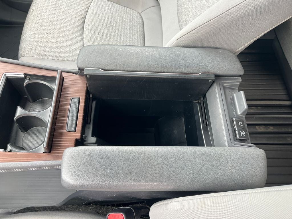 2021 Toyota Sienna LE 8 Passenger