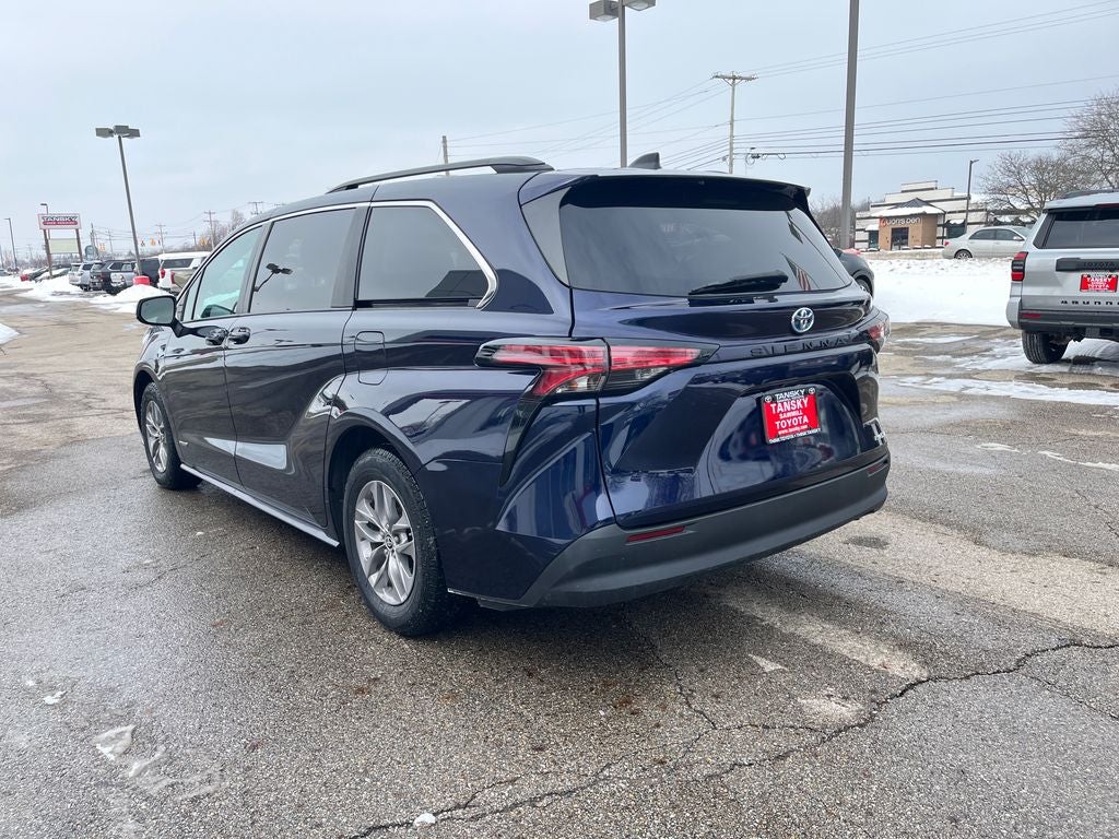 2021 Toyota Sienna LE 8 Passenger