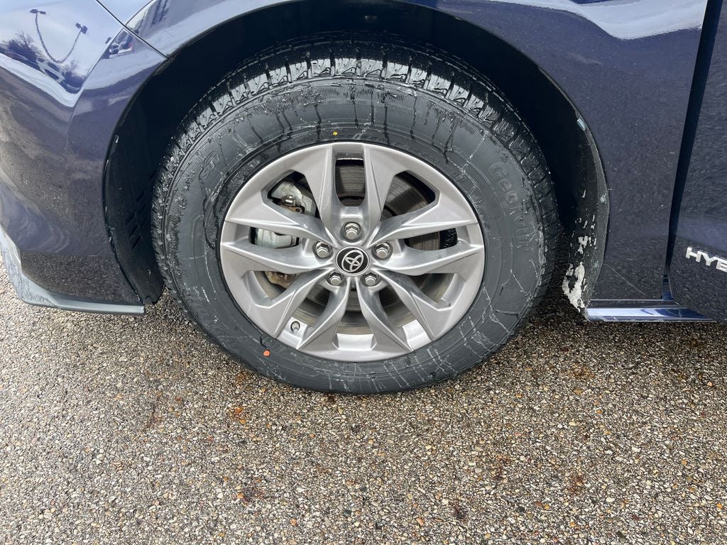 2021 Toyota Sienna LE 8 Passenger