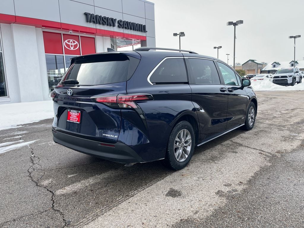 2021 Toyota Sienna LE 8 Passenger