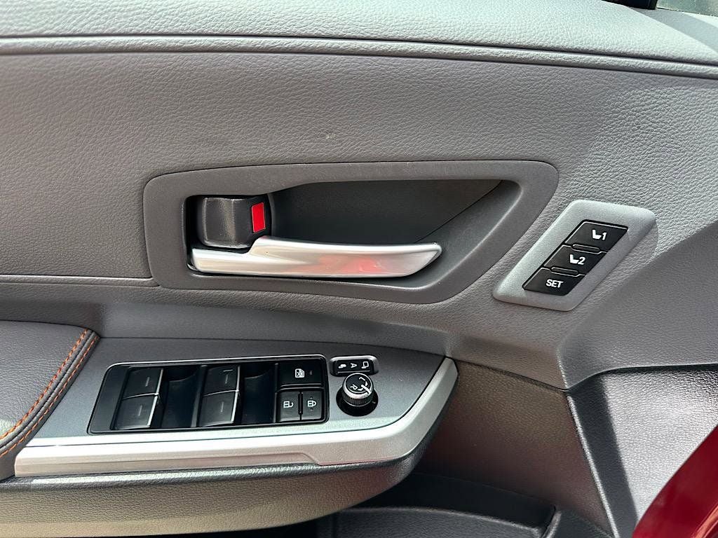2024 Toyota Sienna XSE 7 Passenger