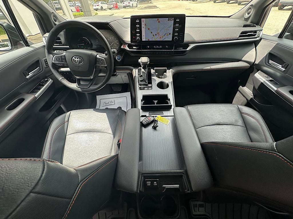 2024 Toyota Sienna XSE 7 Passenger