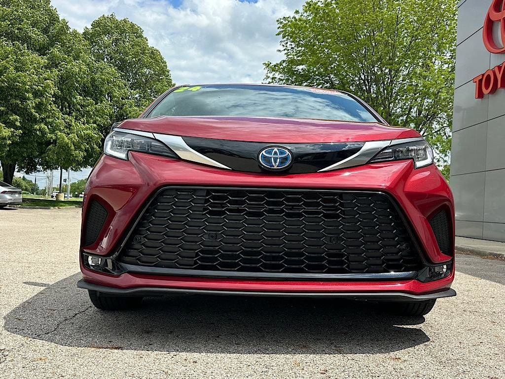 2024 Toyota Sienna XSE 7 Passenger