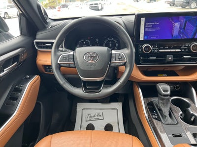 2025 Toyota Highlander Hybrid Platinum
