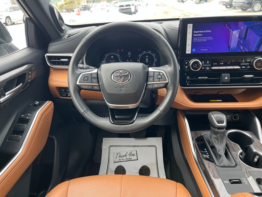 2025 Toyota Highlander Hybrid Platinum