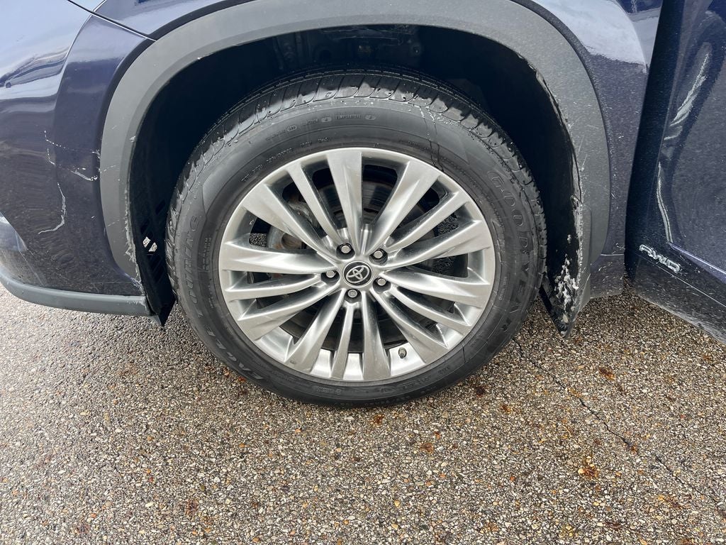 2025 Toyota Highlander Hybrid Platinum