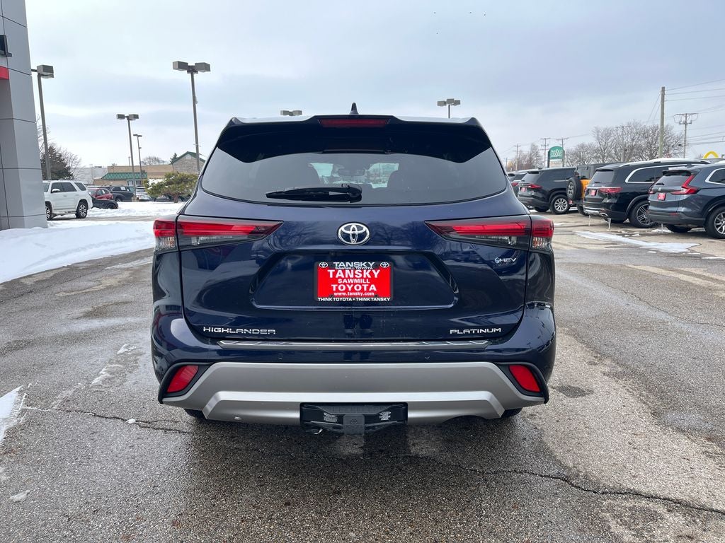 2025 Toyota Highlander Hybrid Platinum