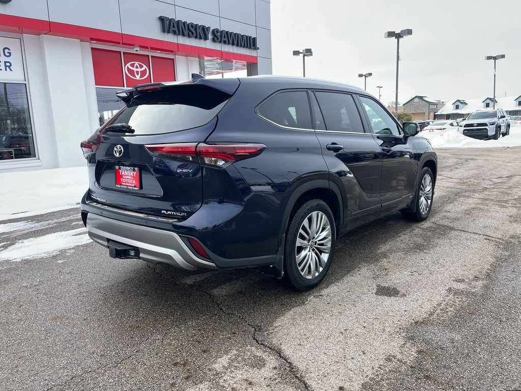 2025 Toyota Highlander Hybrid Platinum