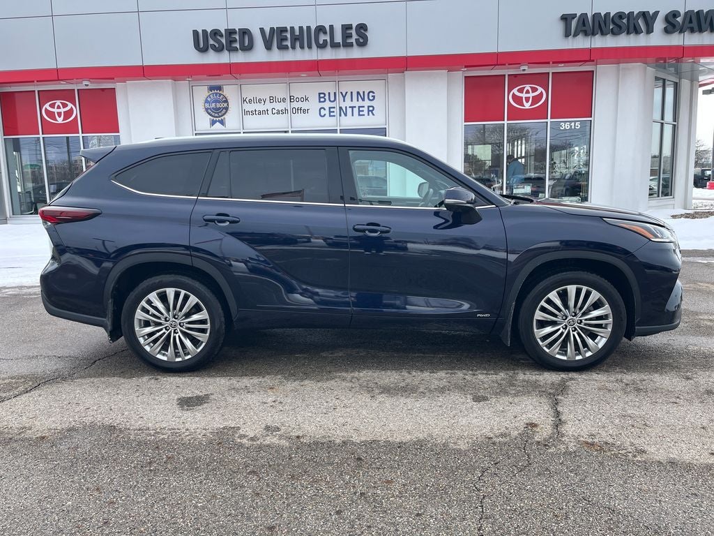 2025 Toyota Highlander Hybrid Platinum