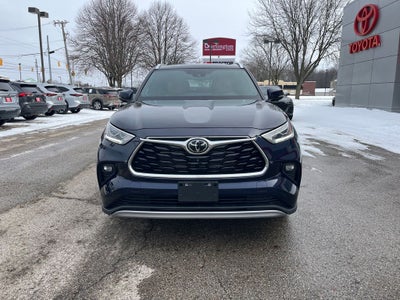 2025 Toyota Highlander Hybrid Platinum