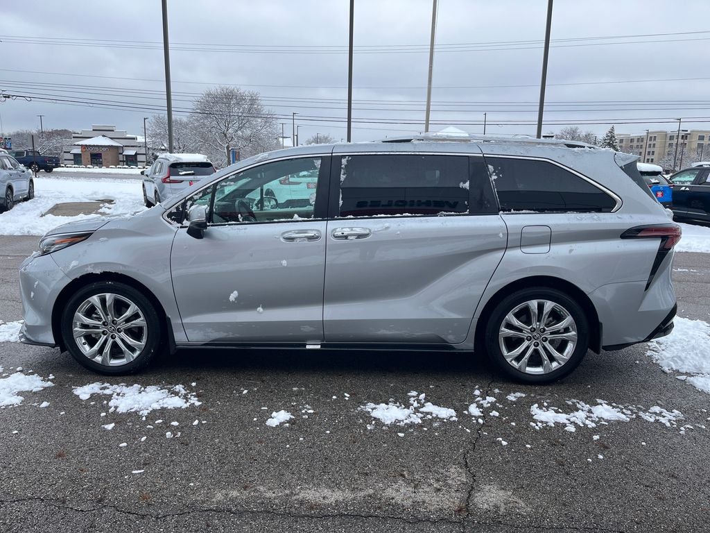 2024 Toyota Sienna Platinum 7 Passenger