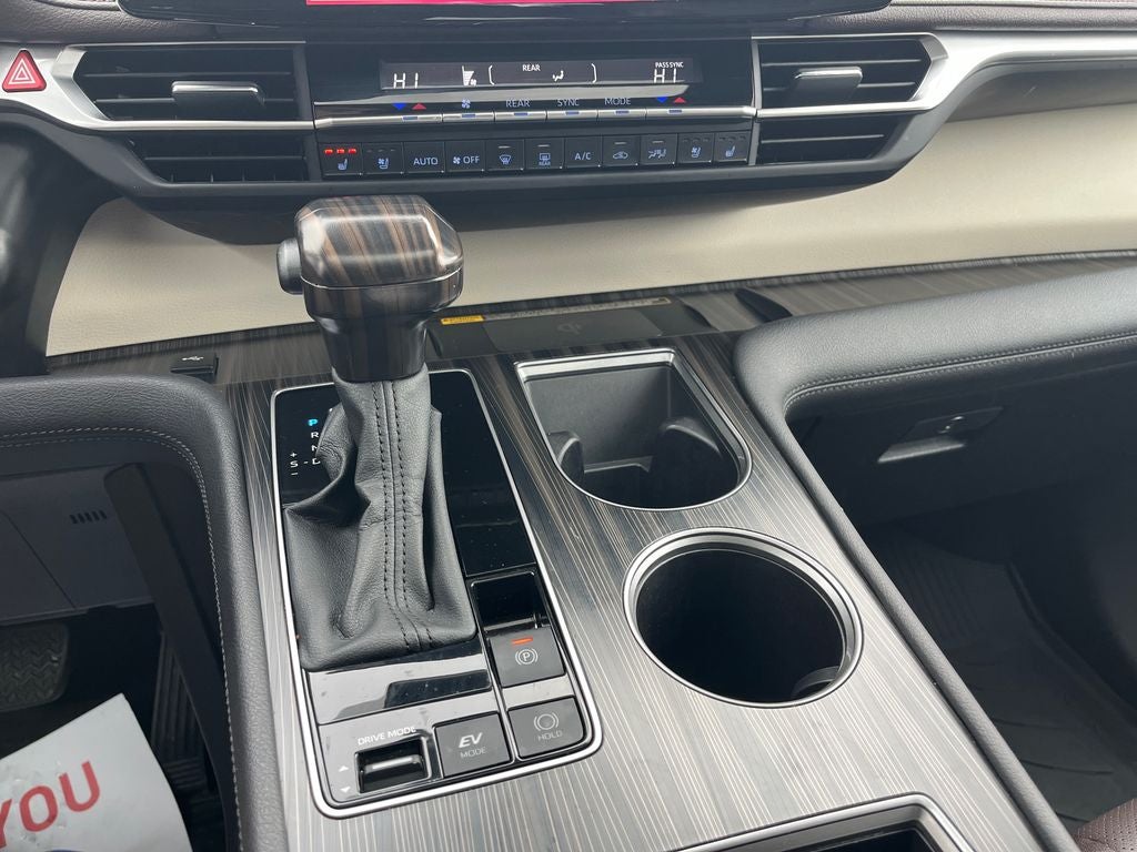 2024 Toyota Sienna Platinum 7 Passenger