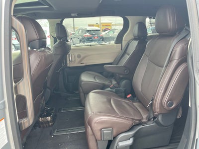 2024 Toyota Sienna Platinum 7 Passenger