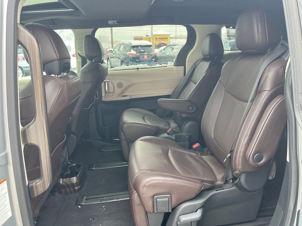 2024 Toyota Sienna Platinum 7 Passenger