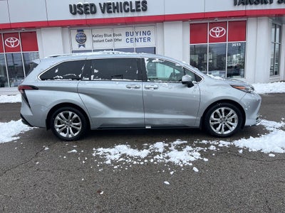 2024 Toyota Sienna Platinum 7 Passenger