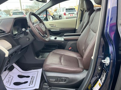2022 Toyota Sienna Platinum 7 Passenger