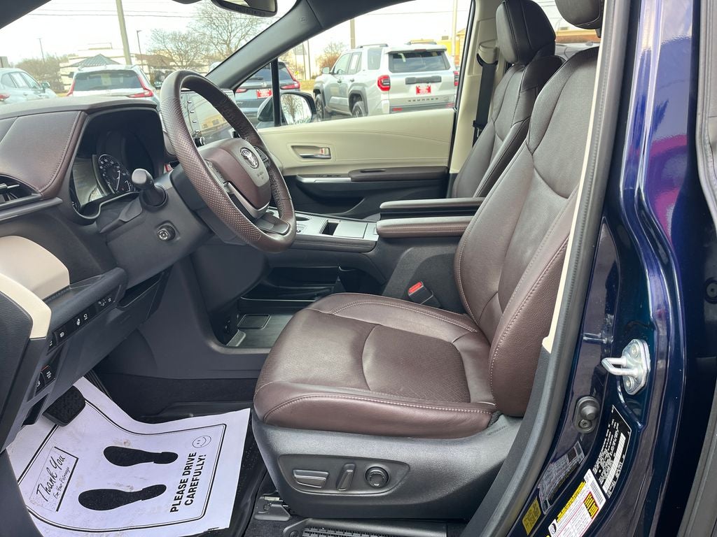 2022 Toyota Sienna Platinum 7 Passenger