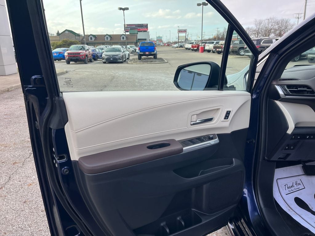 2022 Toyota Sienna Platinum 7 Passenger