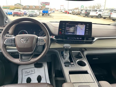 2022 Toyota Sienna Platinum 7 Passenger