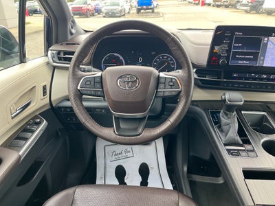 2022 Toyota Sienna Platinum 7 Passenger
