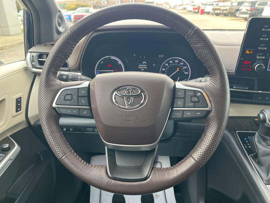 2022 Toyota Sienna Platinum 7 Passenger