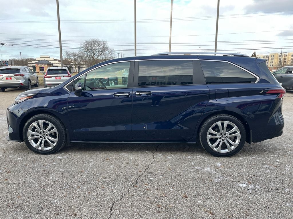 2022 Toyota Sienna Platinum 7 Passenger