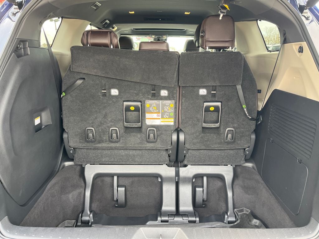 2022 Toyota Sienna Platinum 7 Passenger