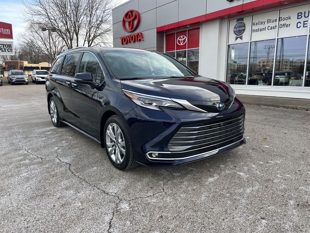 2022 Toyota Sienna Platinum 7 Passenger