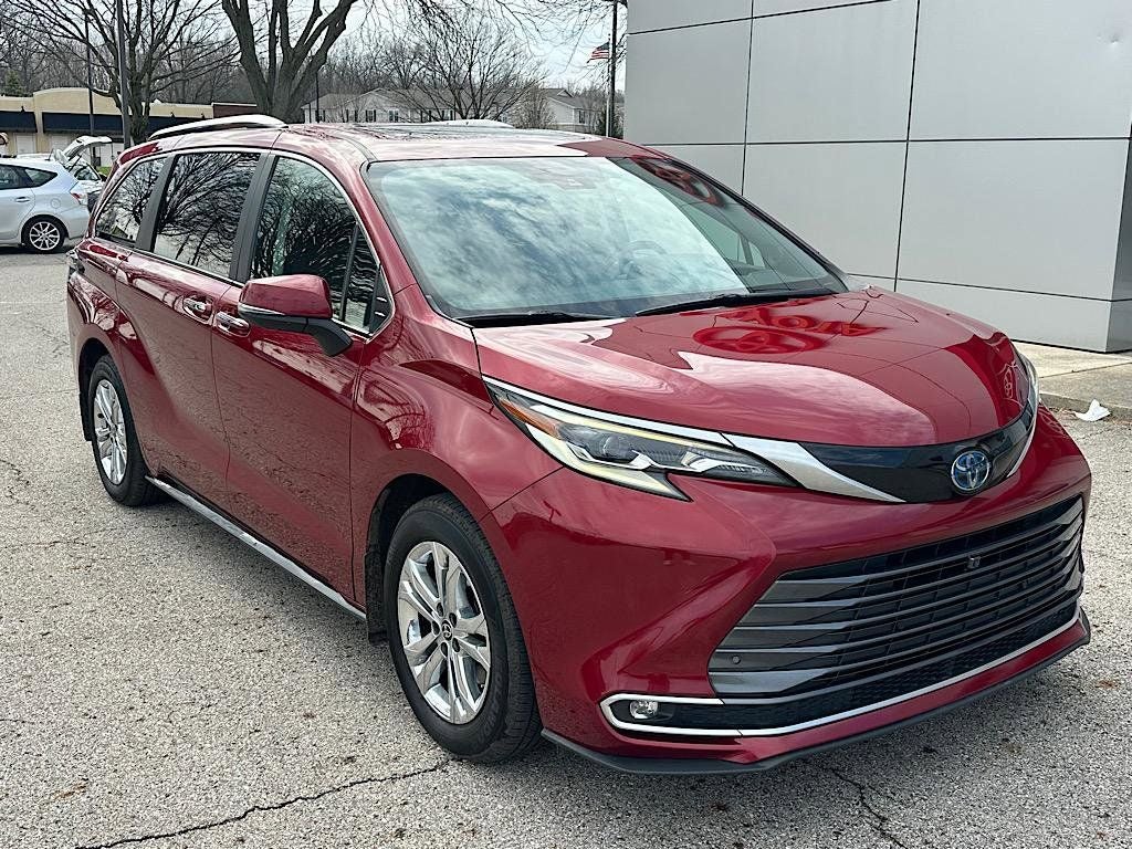 2022 Toyota Sienna Platinum 7 Passenger