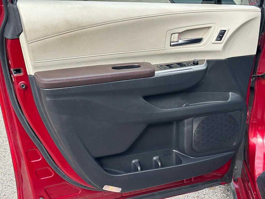 2022 Toyota Sienna Platinum 7 Passenger