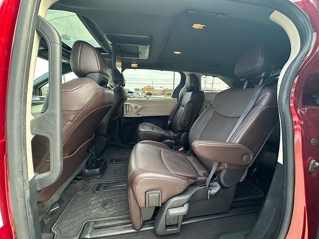 2022 Toyota Sienna Platinum 7 Passenger