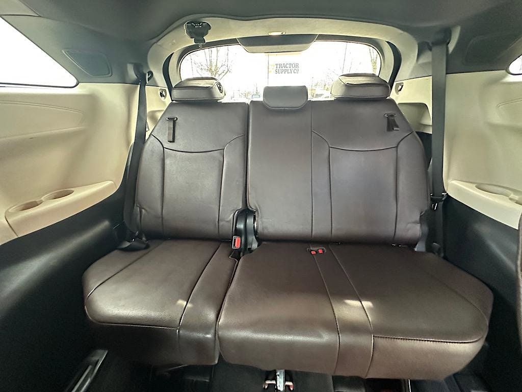 2022 Toyota Sienna Platinum 7 Passenger